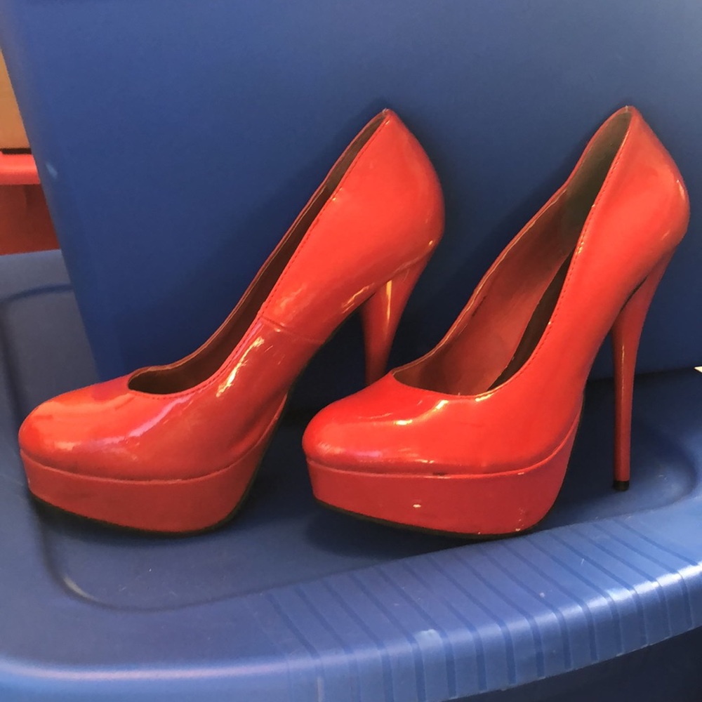Red heels - Picture 3 of 3